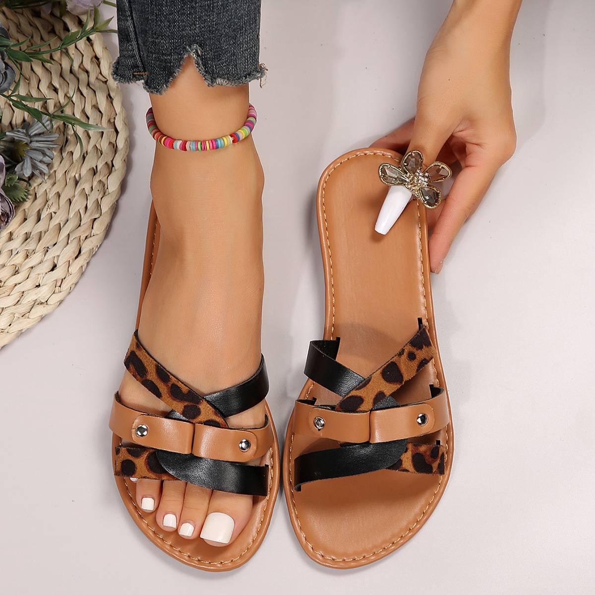 Leopard Kreuzriemen Sandalen