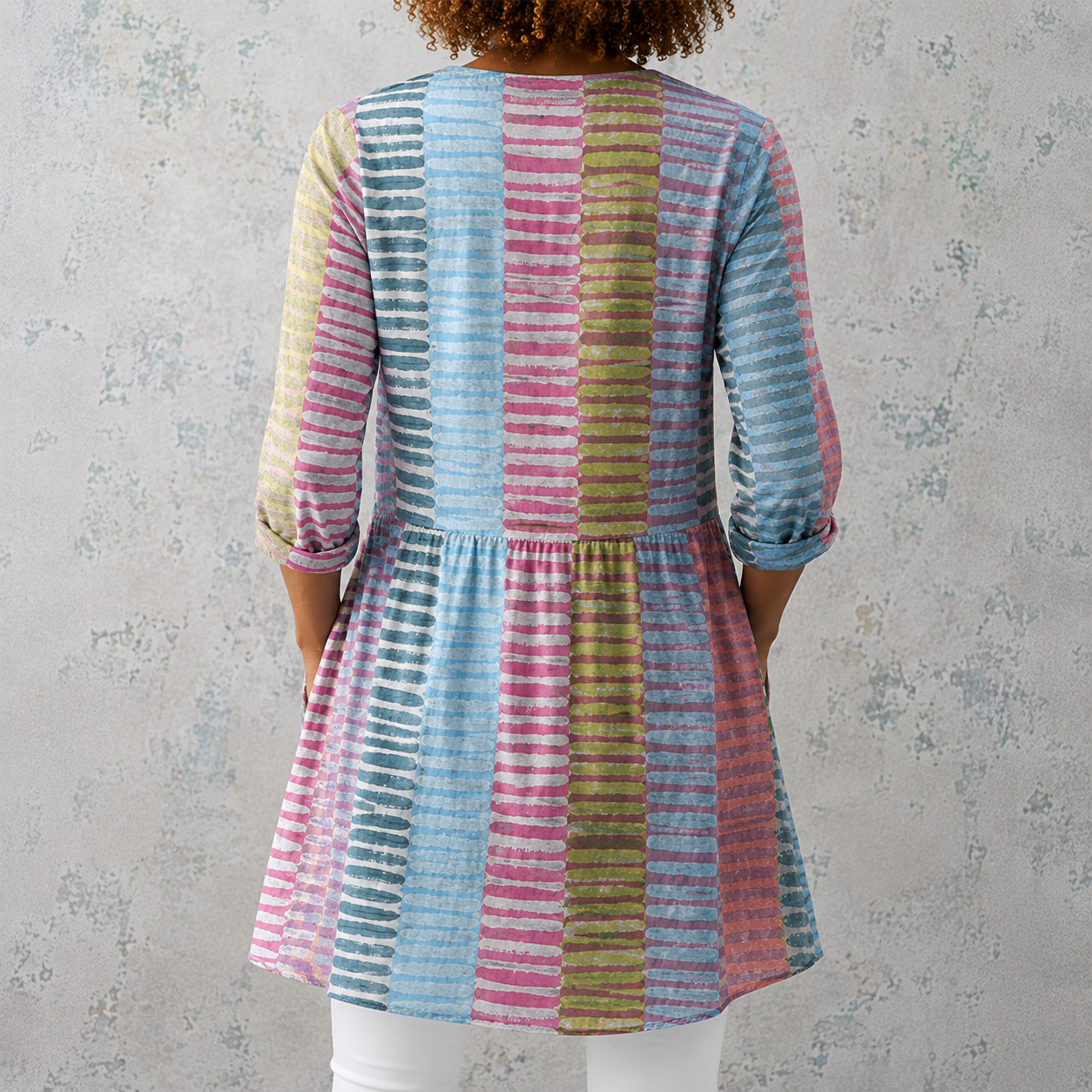 Anaïs | Lange Bluse aus Leinen mit handgemalten Aquarellstreifen