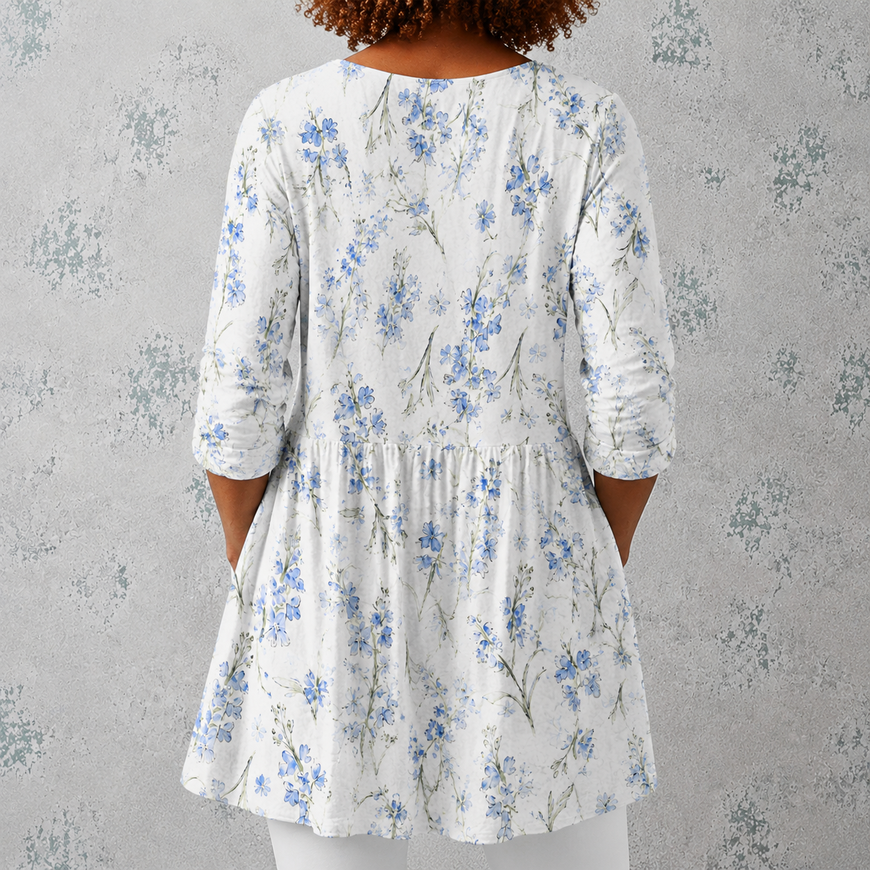Jeanne | Lange Leinenbluse mit aquarellierten Blumensträußen