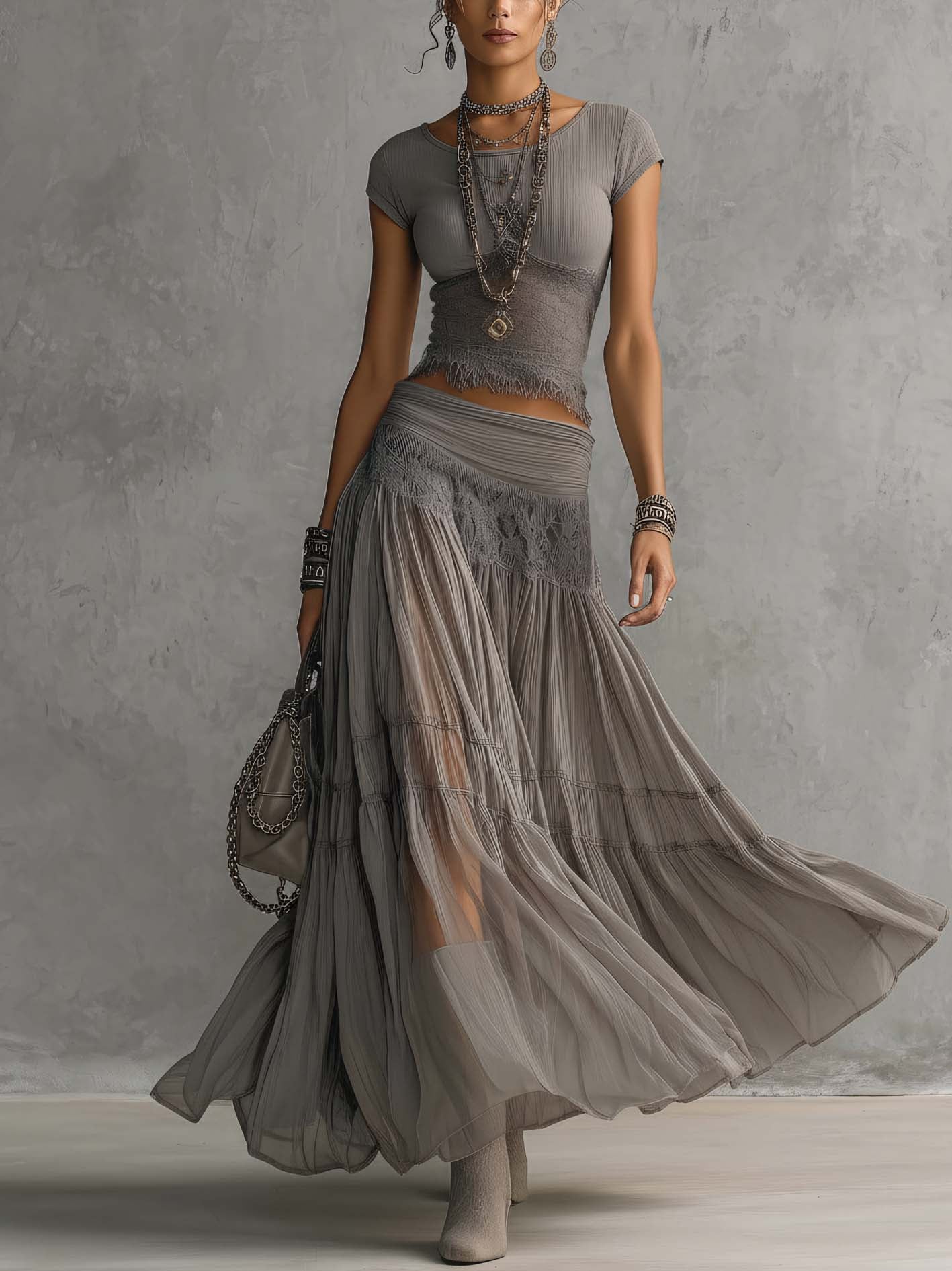 Ute™ | Elegantes Boho-Set mit Spitzen-Oberteil und Faltenrock in Grau
