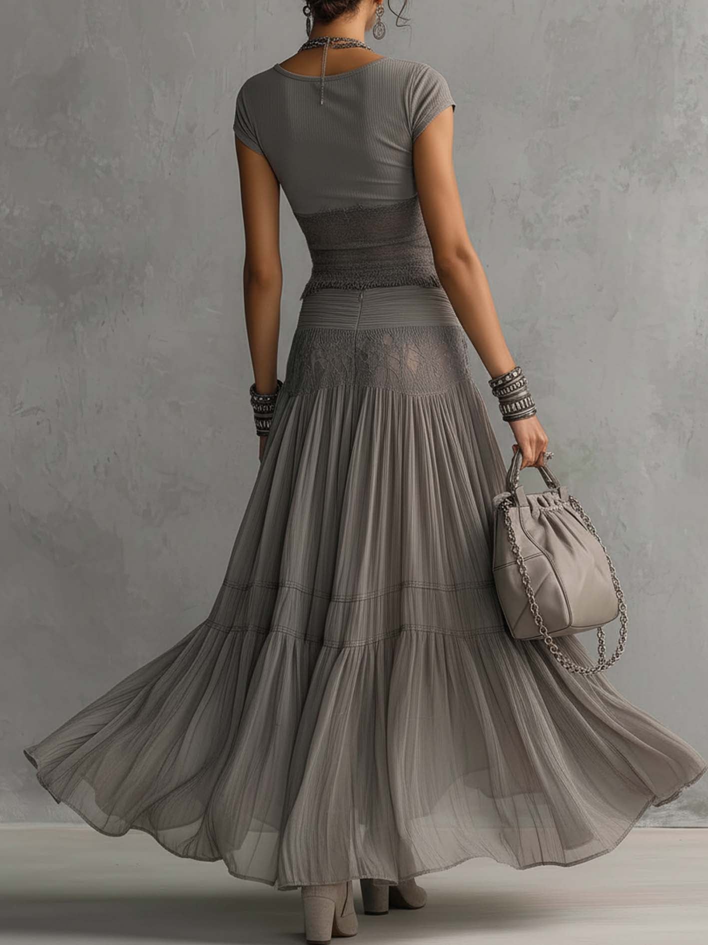 Ute™ | Elegantes Boho-Set mit Spitzen-Oberteil und Faltenrock in Grau