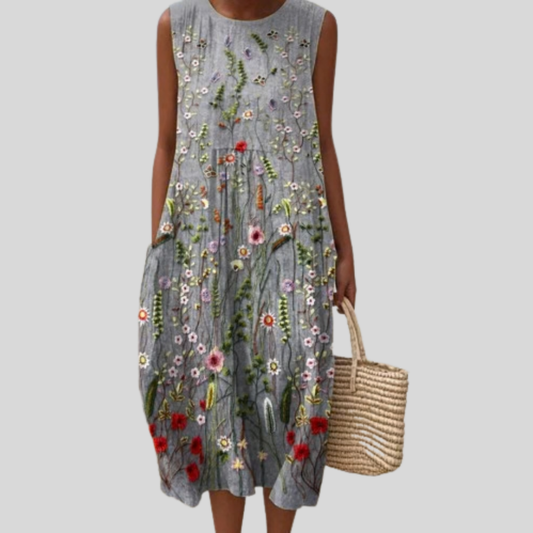 Fliessendes und bequemes Kleid