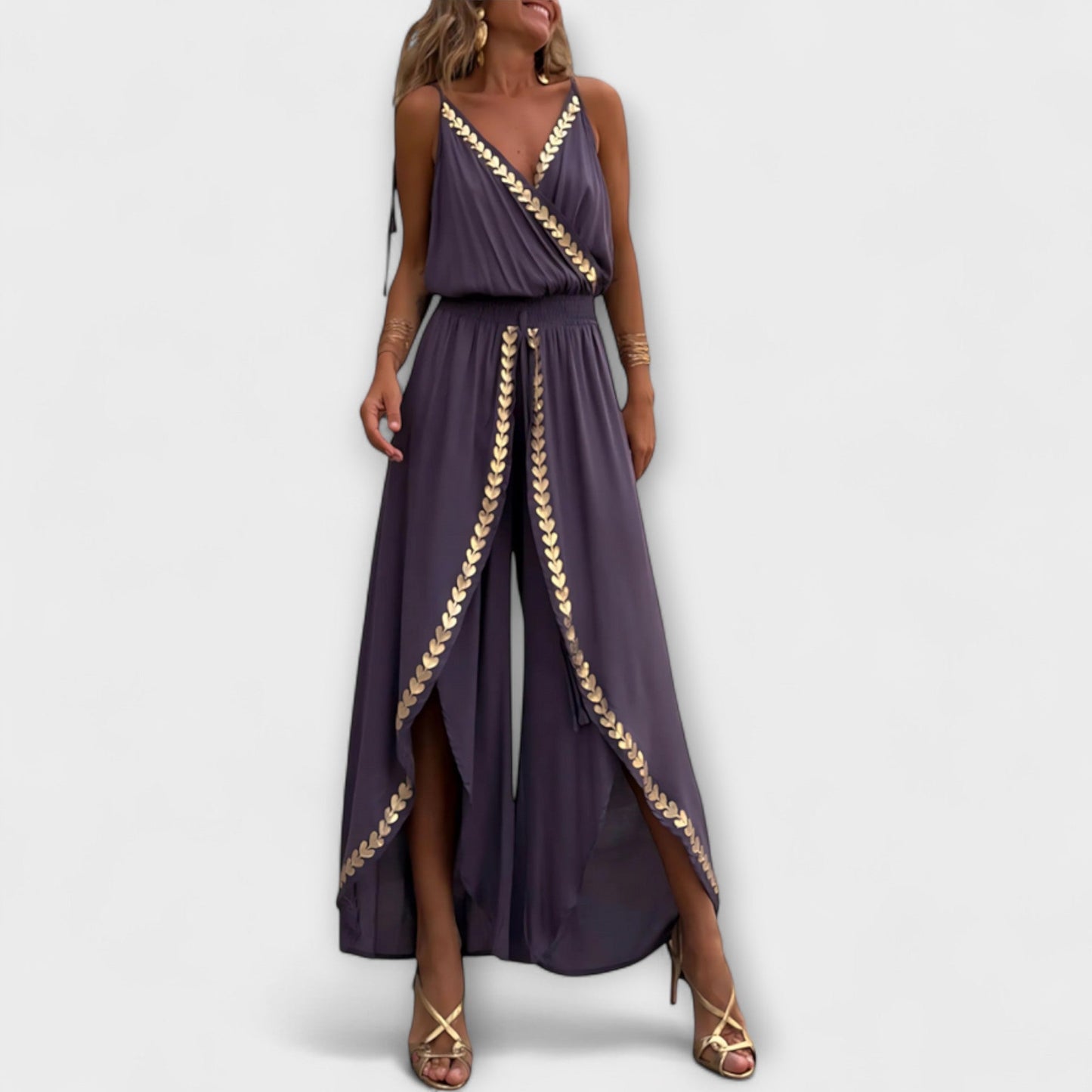 Angela - Donatila V-Ausschnitt Jumpsuit mit Stickerei und offenen Beinen