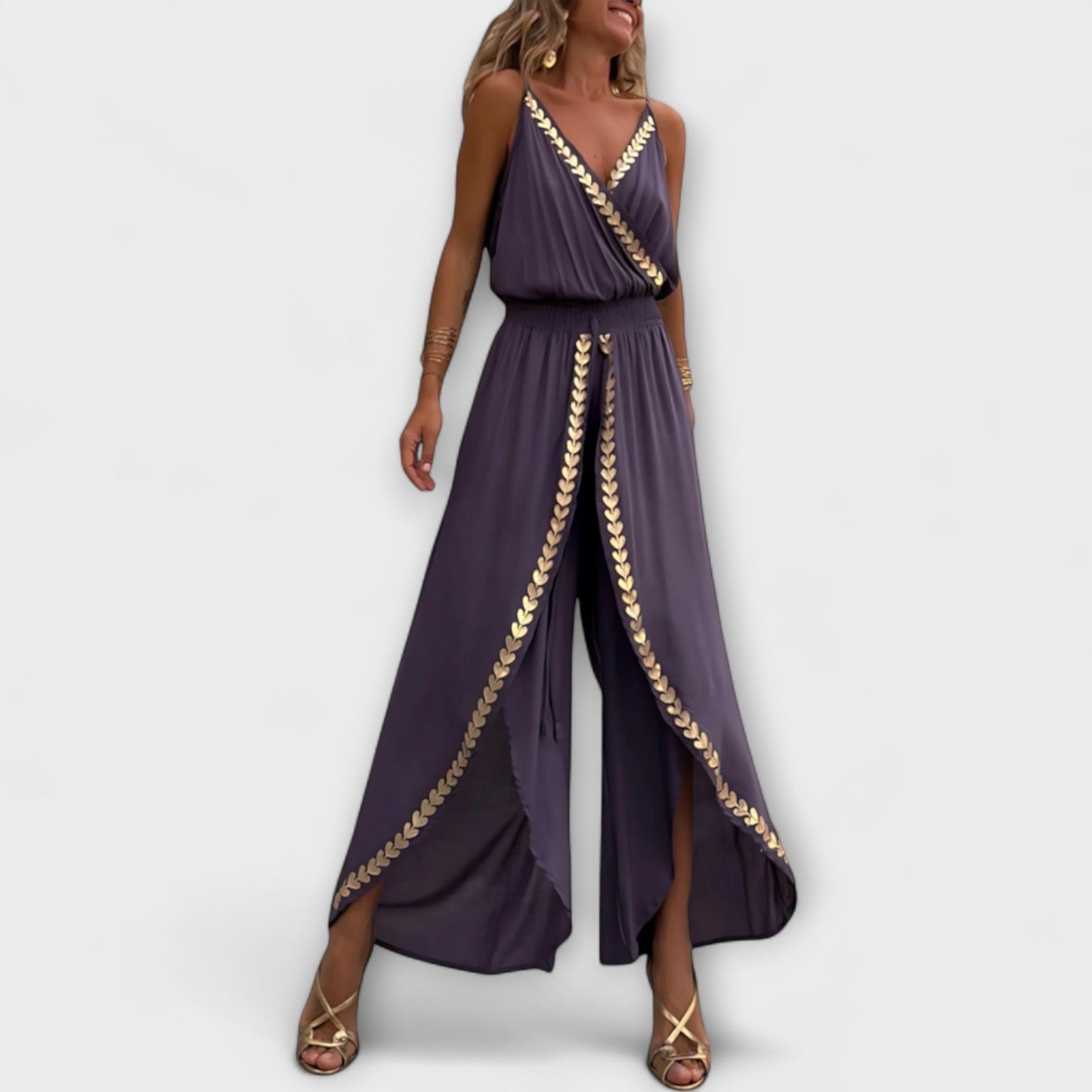 Angela - Donatila V-Ausschnitt Jumpsuit mit Stickerei und offenen Beinen
