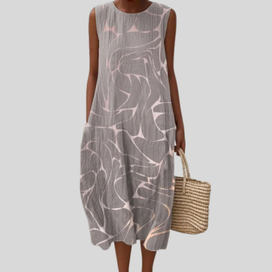 Fliessendes und bequemes Kleid