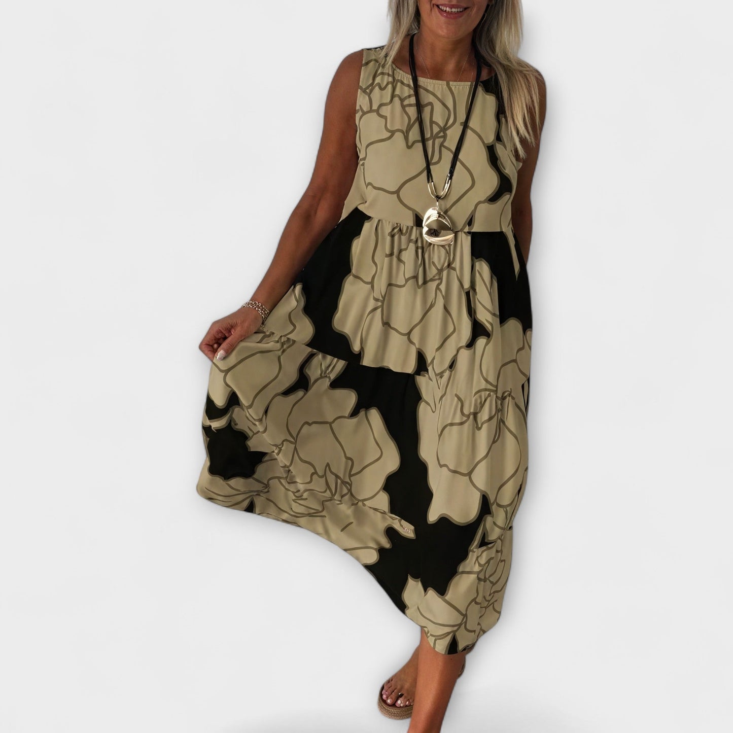Geblümtes Midi-Kleid mit Stufenrock