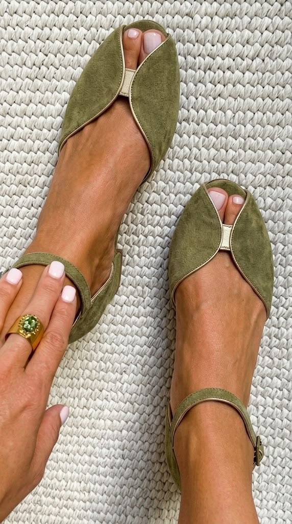 Olivia | Elegante Salbeigrüne Sandalen