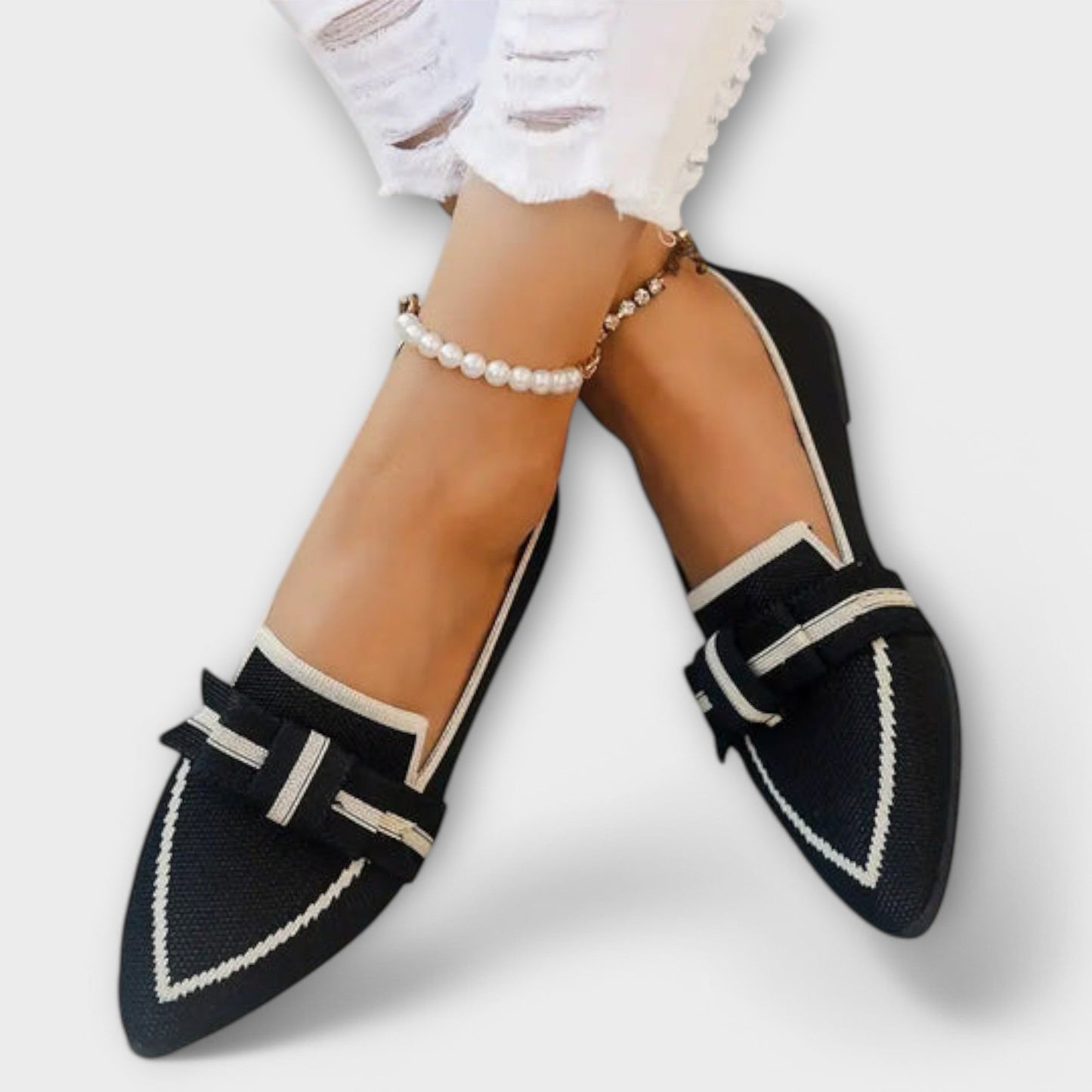 Flache Damenschuhe mit geknotetem Design