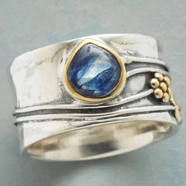 Blue Night Ring – Klassista Kimallusta