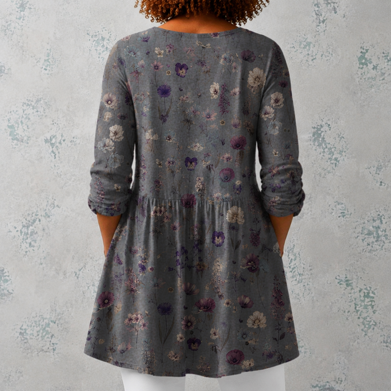 Audrey | Lange Leinenbluse mit getrocknetem Blumenmuster im Herbarium-Stil