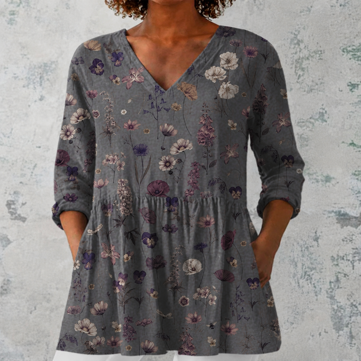 Audrey | Lange Leinenbluse mit getrocknetem Blumenmuster im Herbarium-Stil