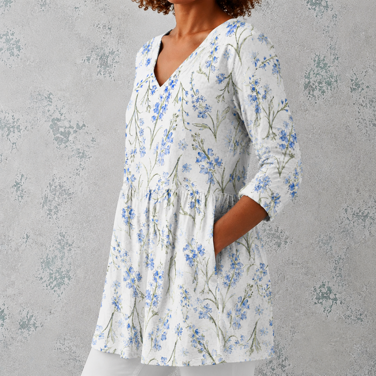 Jeanne | Lange Leinenbluse mit aquarellierten Blumensträußen