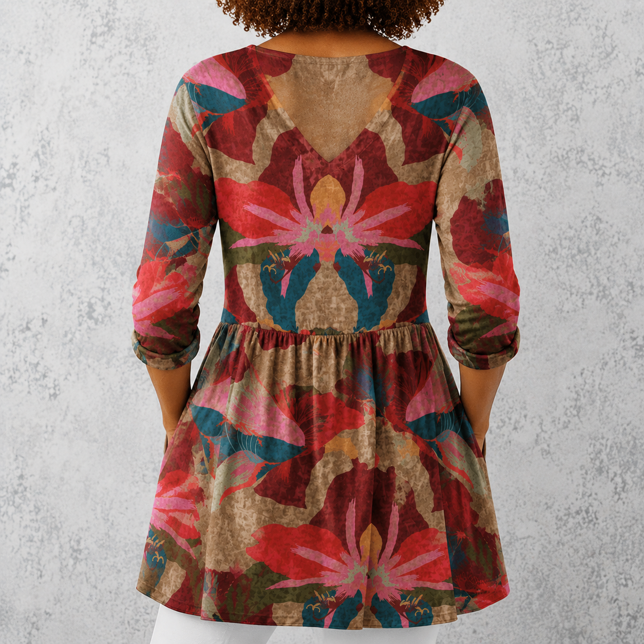 Sarah | Lange Bluse aus Leinen mit künstlerischem tropischem Blumenmuster