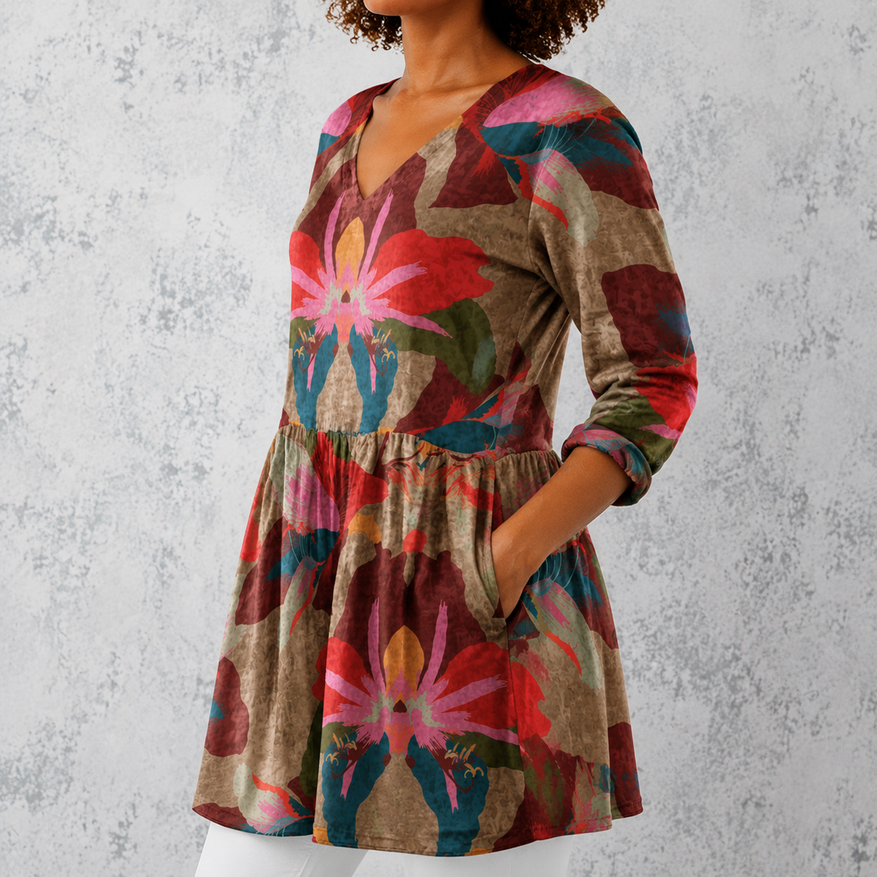 Sarah | Lange Bluse aus Leinen mit künstlerischem tropischem Blumenmuster