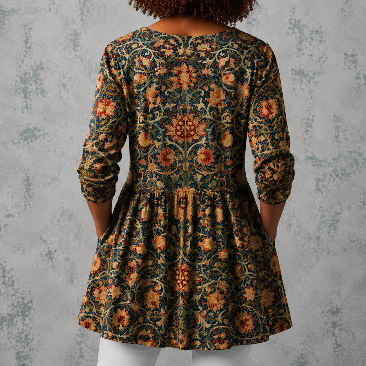 Céline | Lange Bluse aus Leinen mit Vintage-Blumen-Tapetenmuster