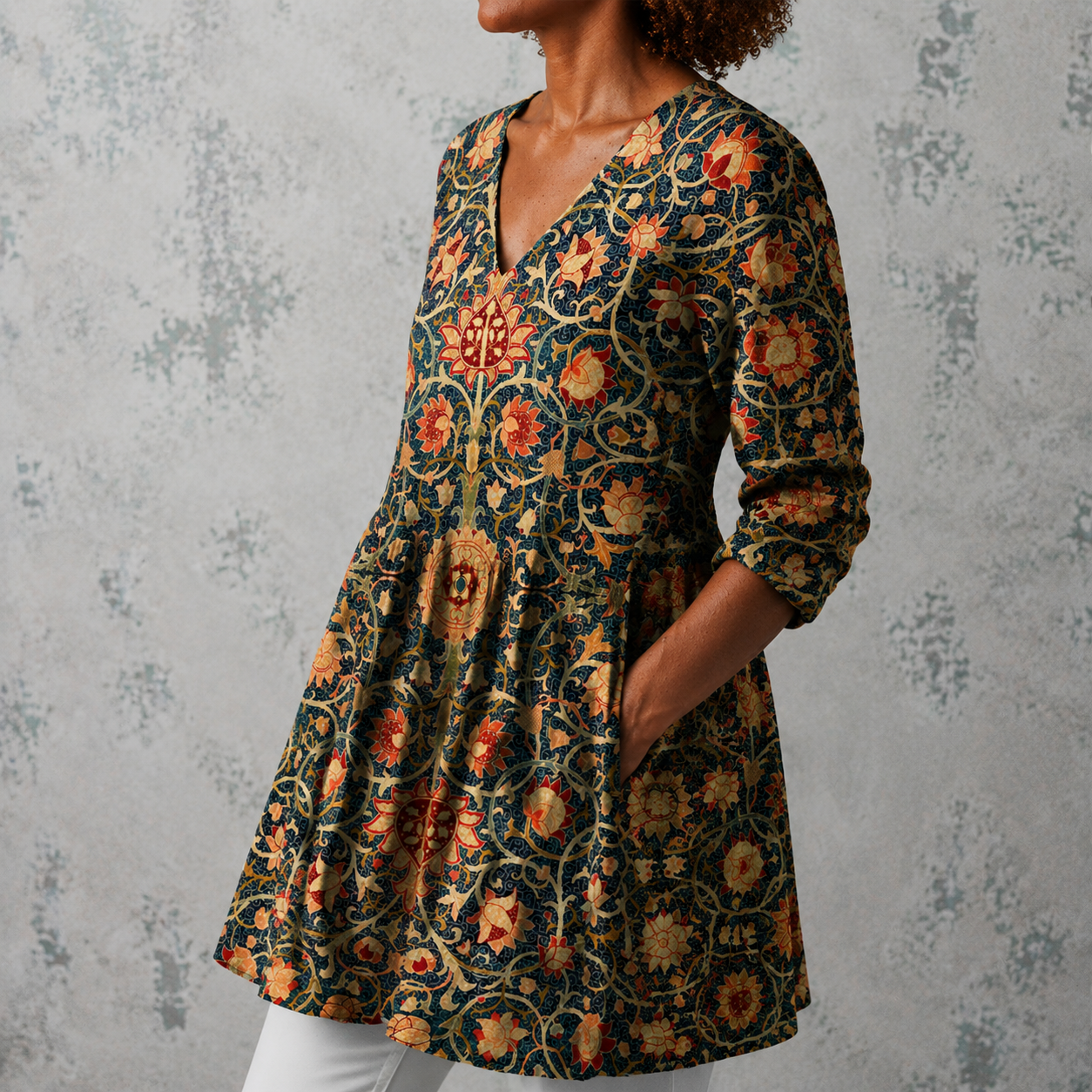 Céline | Lange Bluse aus Leinen mit Vintage-Blumen-Tapetenmuster