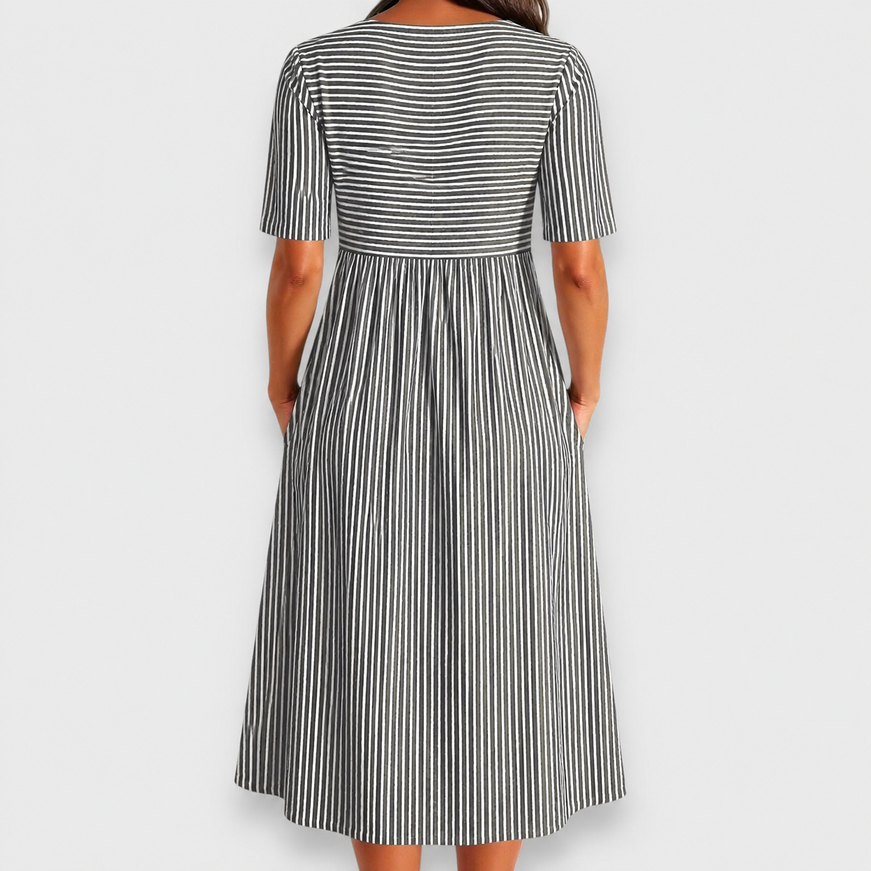 Cecily | Gestreiftes Midi-Kleid mit Knopfdetails und Taschen