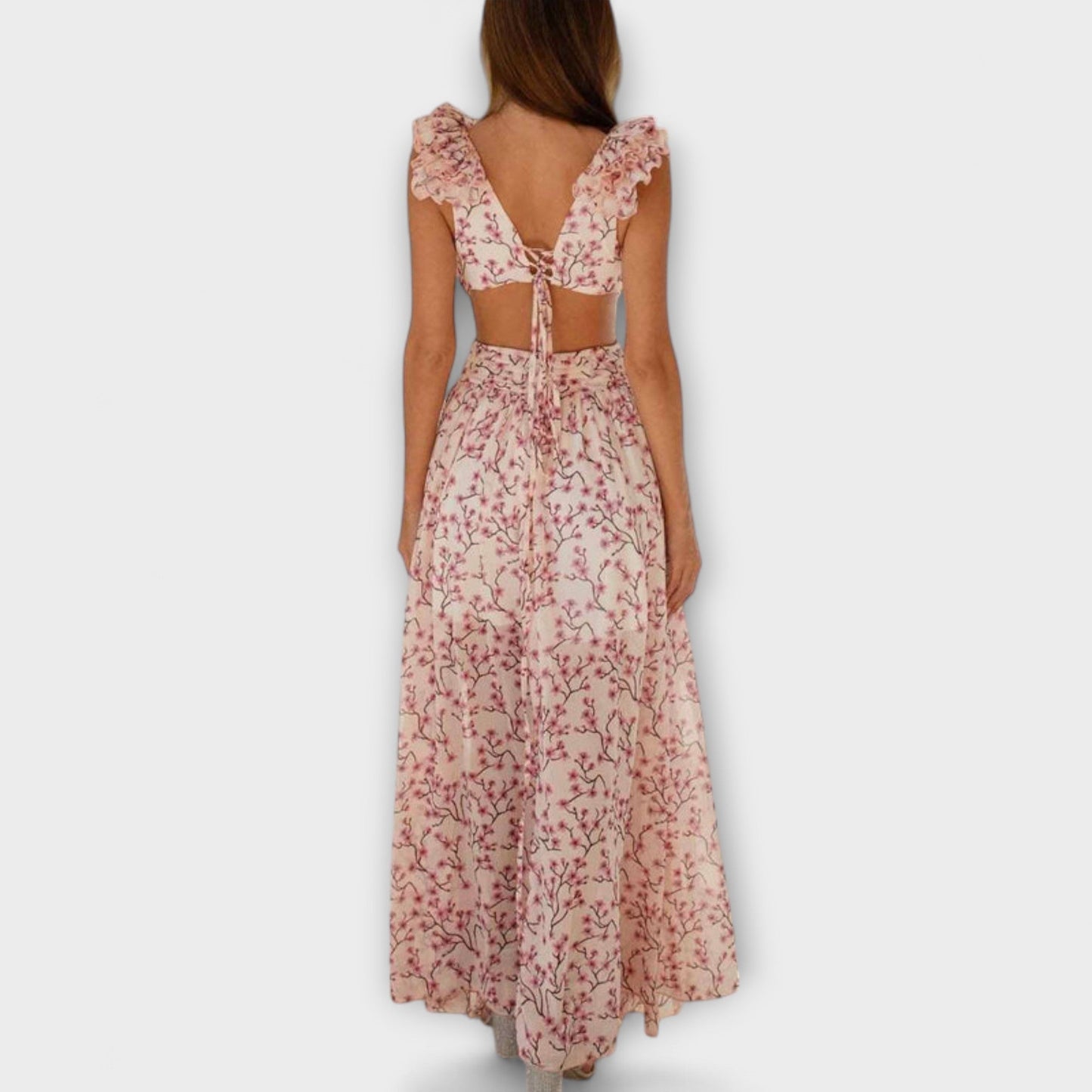 Elin - Maxikleid mit Rüschensäumen und Cut-Out-Details