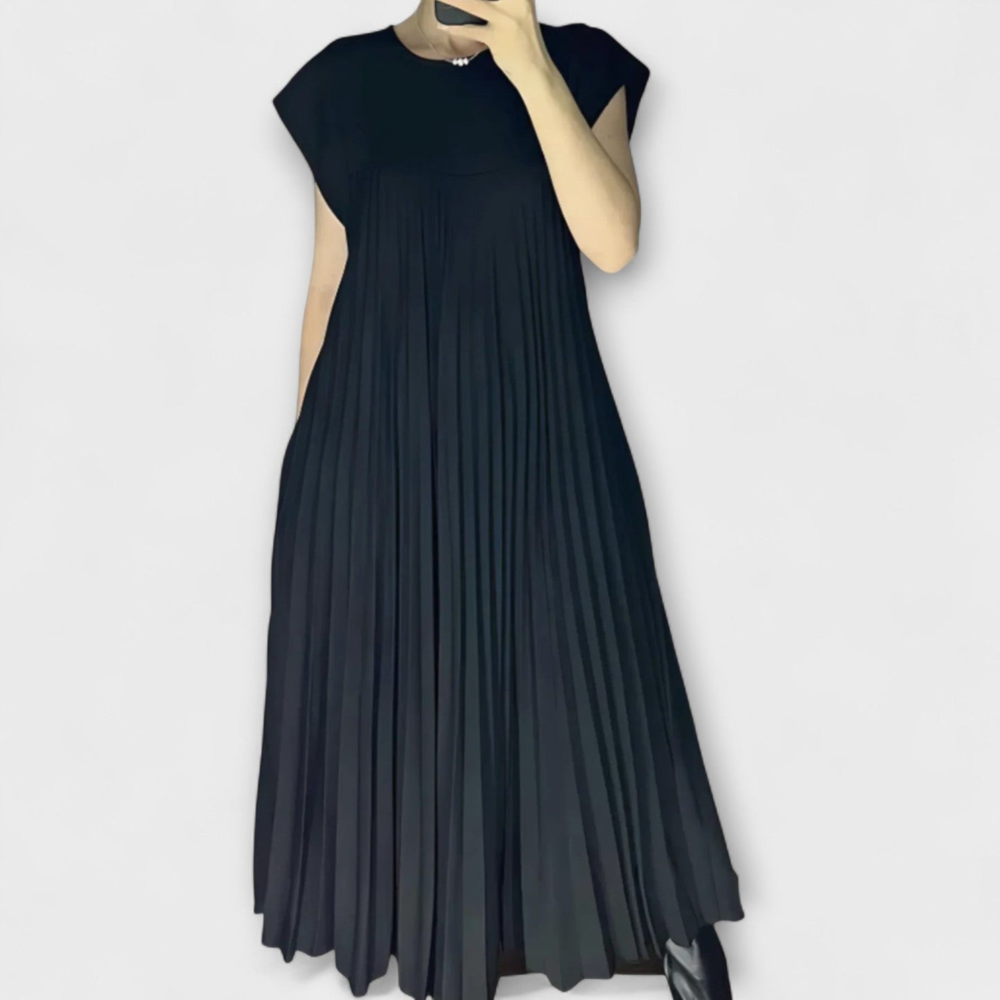 Zairelle – Elegantes Plisseekleid