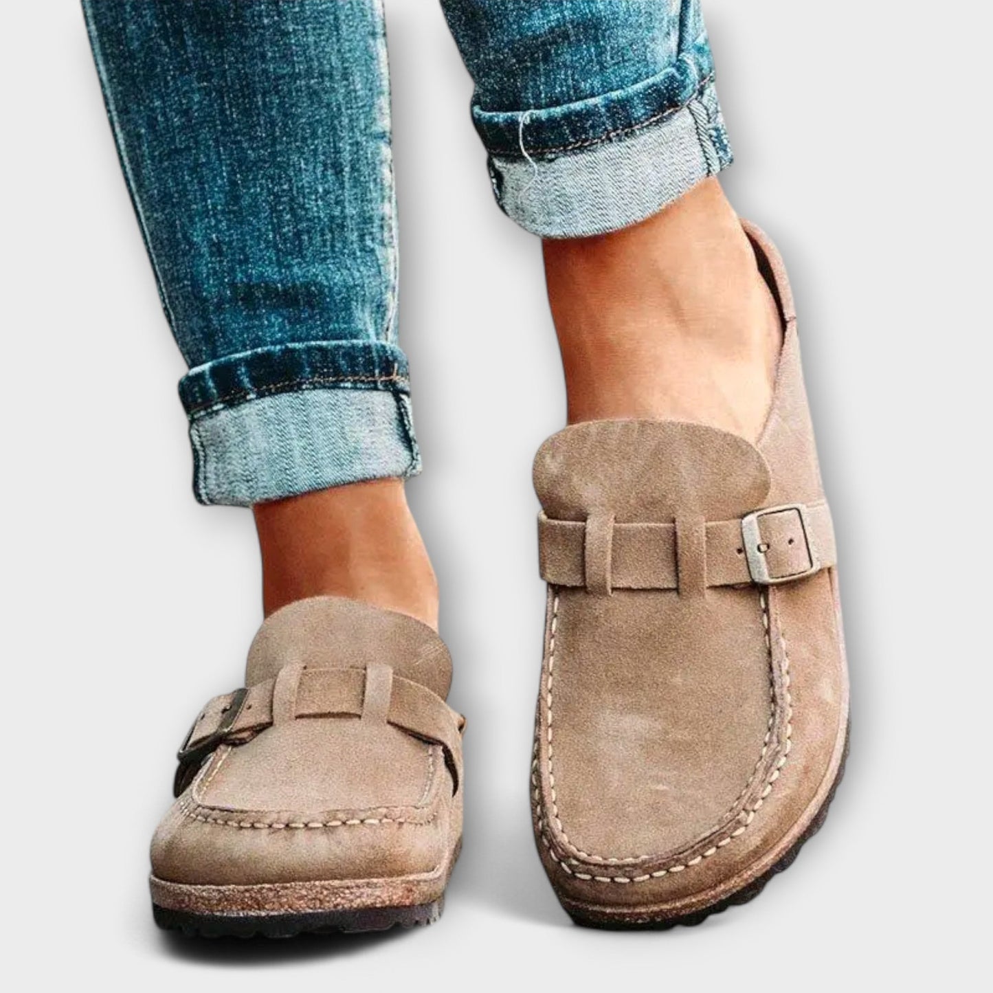 Orthopädische Damenschuhe mit dekorativer Schnalle