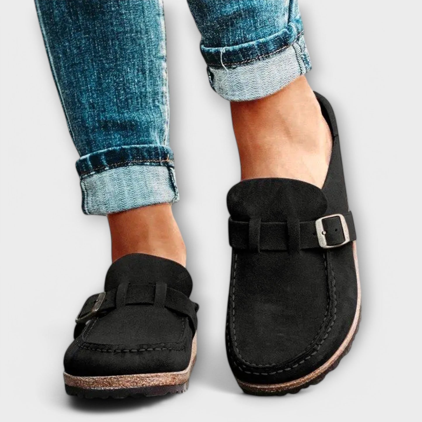 Orthopädische Damenschuhe mit dekorativer Schnalle