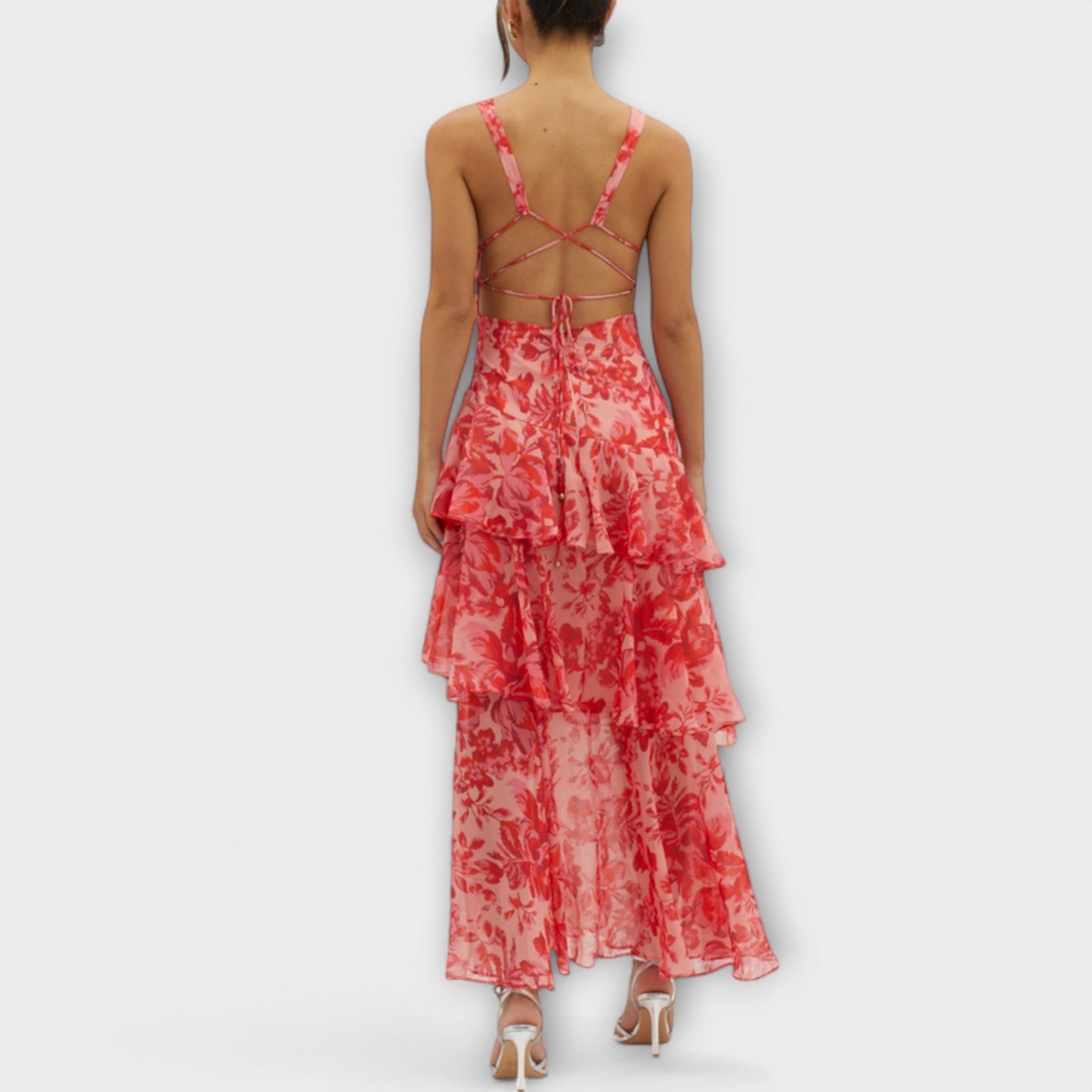 Domenica - Chiffonkleid mit V-Ausschnitt und fliessenden Lagen