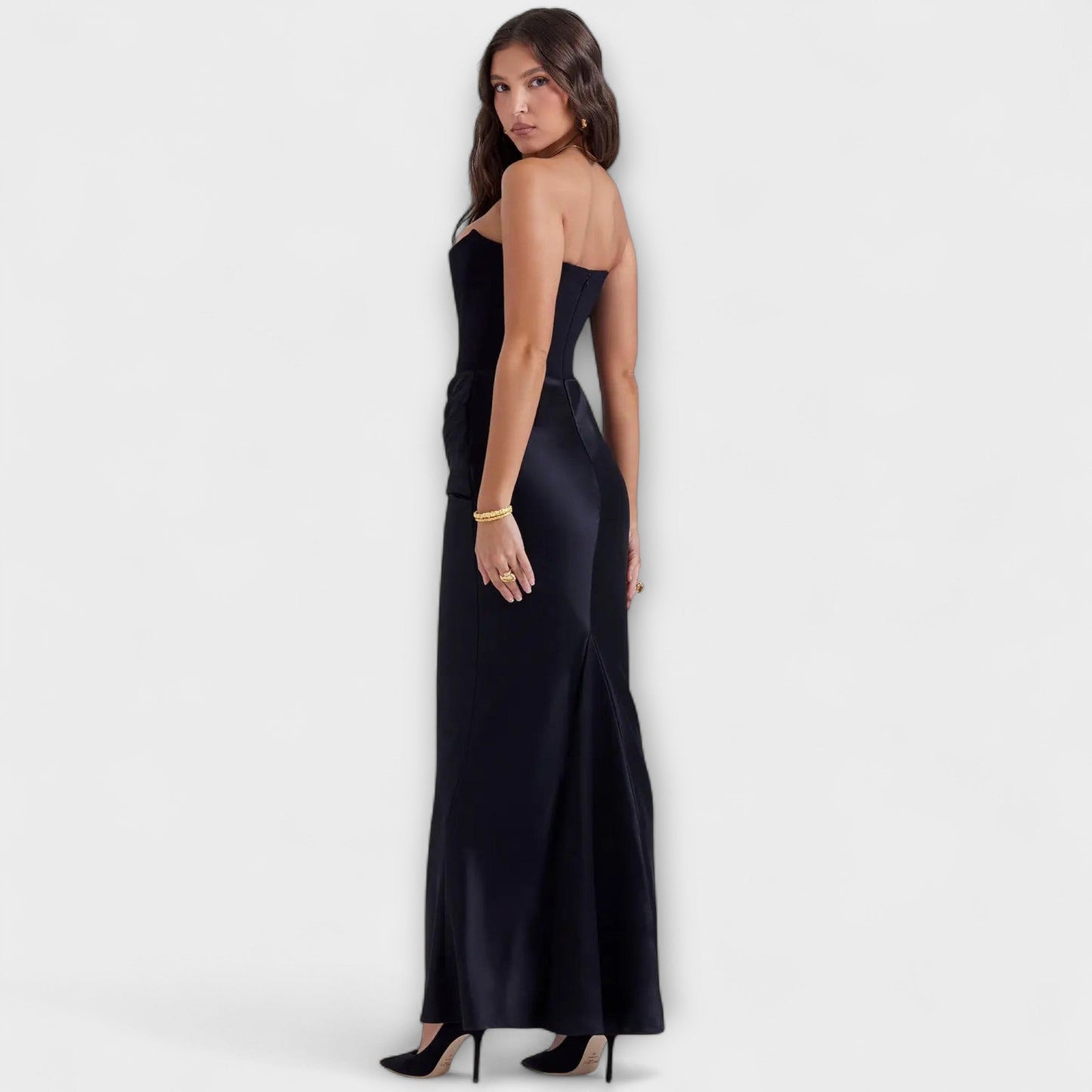 Schulterfreies Satin-Maxikleid mit Drapierung
