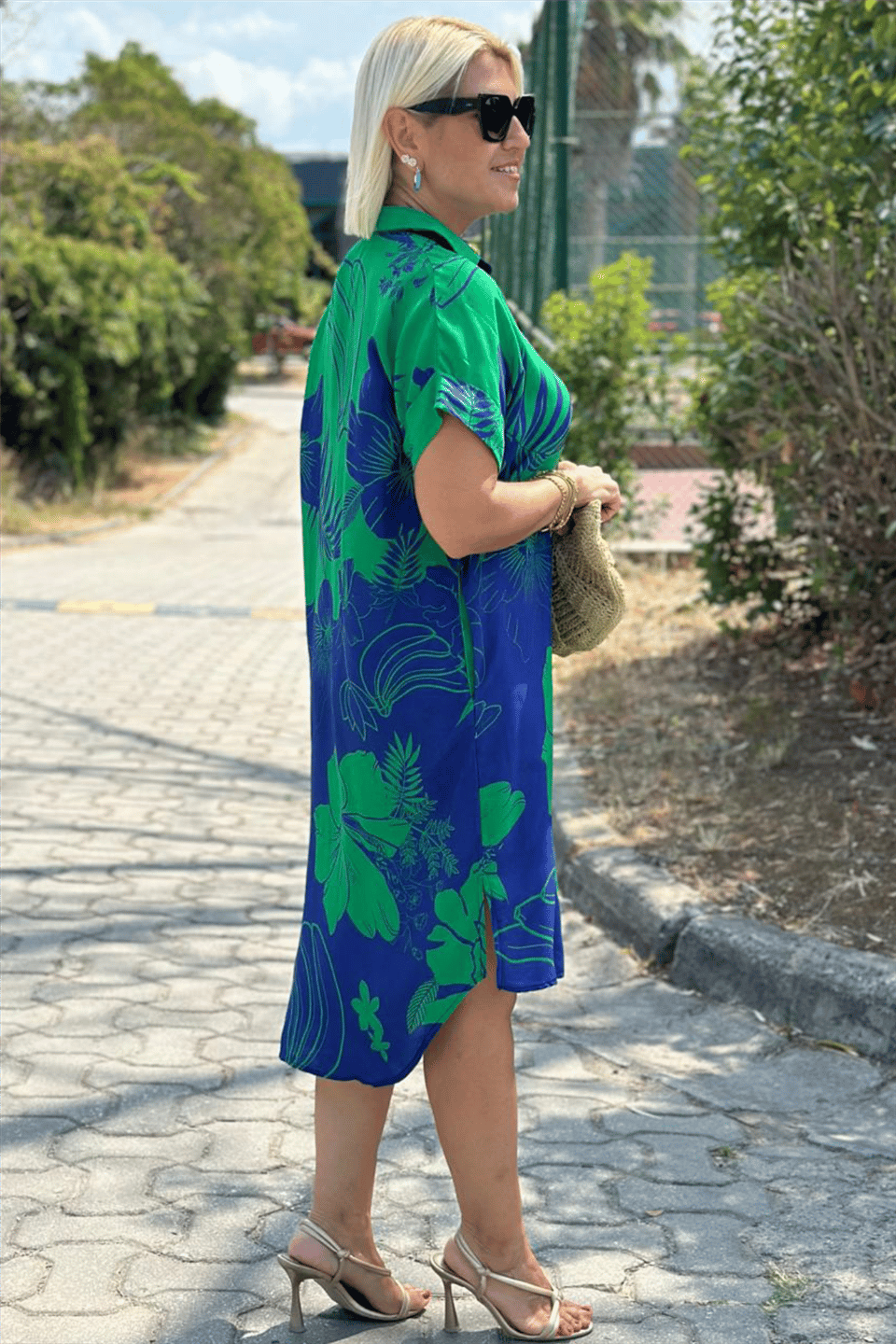 Elara™ |  Auffälliges Blumen-Midi-Hemdkleid